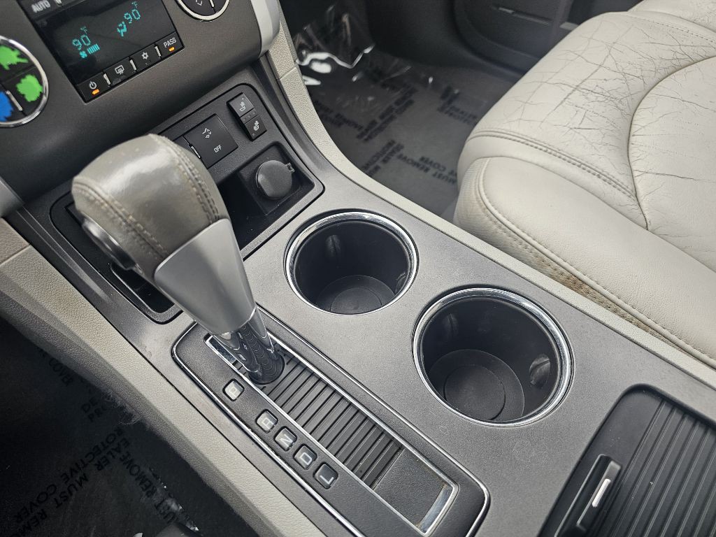 2011 Chevrolet Traverse Image 17