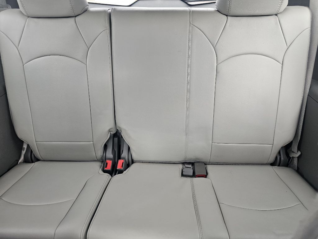 2011 Chevrolet Traverse Image 21