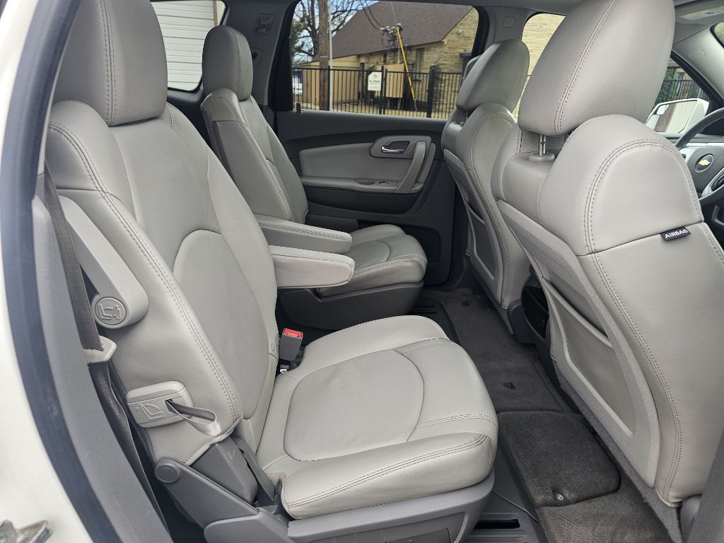 2011 Chevrolet Traverse Image 25