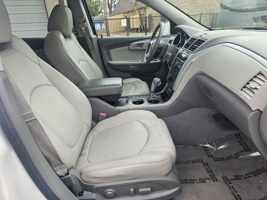 2011 Chevrolet Traverse Image 27