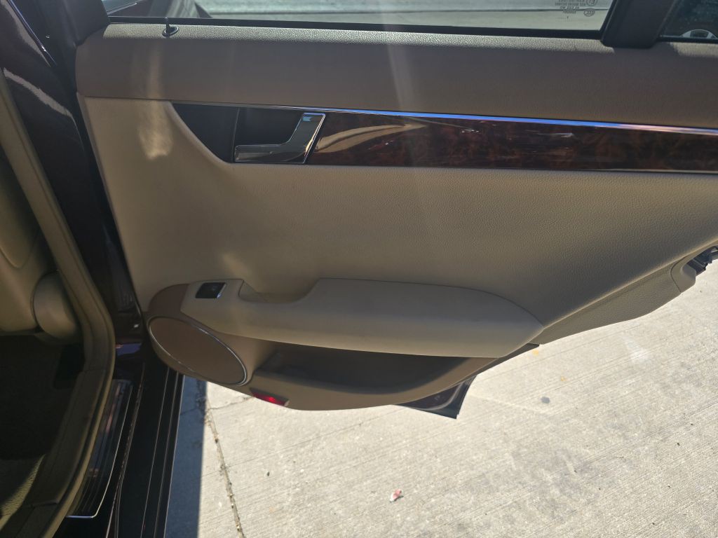 2008 Mercedes-Benz C-Class Image 22