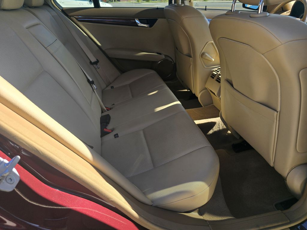 2008 Mercedes-Benz C-Class Image 24