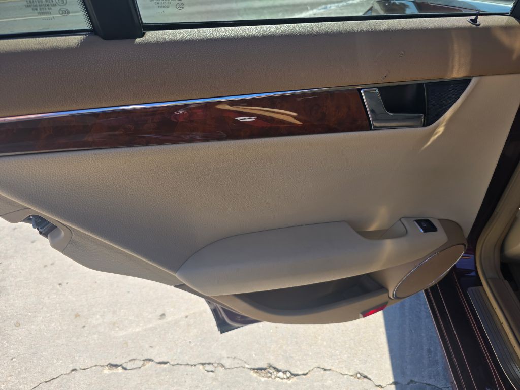 2008 Mercedes-Benz C-Class Image 26