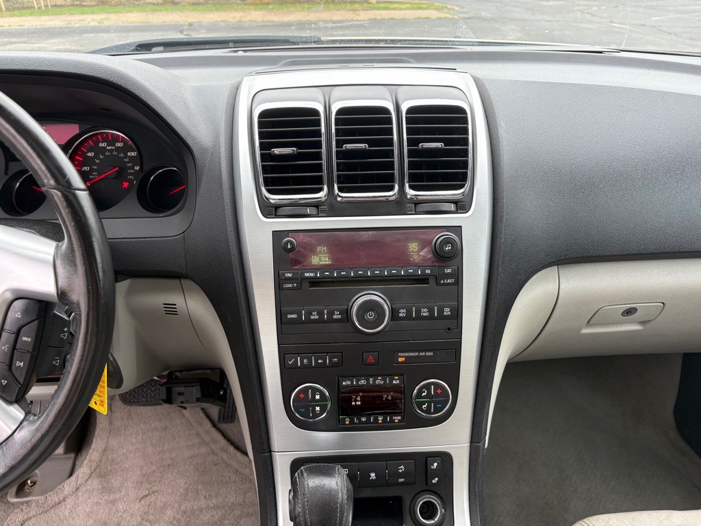 2008 GMC Acadia Image 7