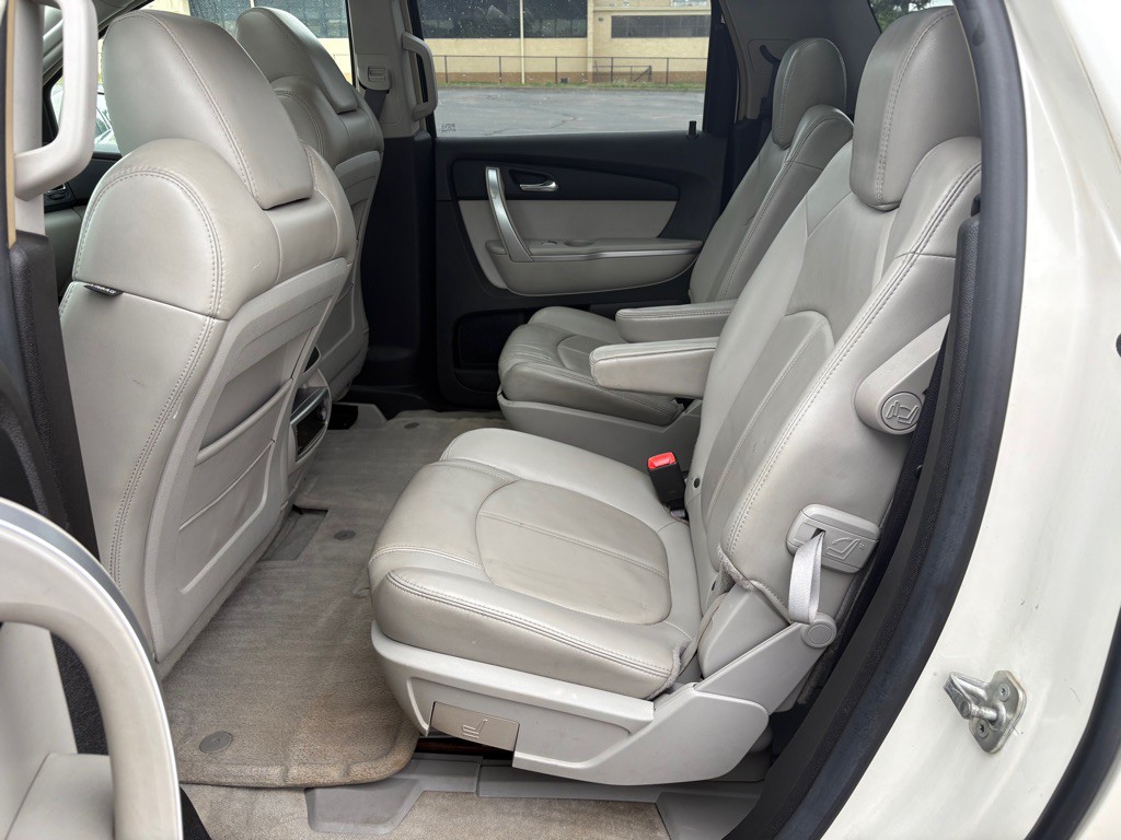 2008 GMC Acadia Image 11