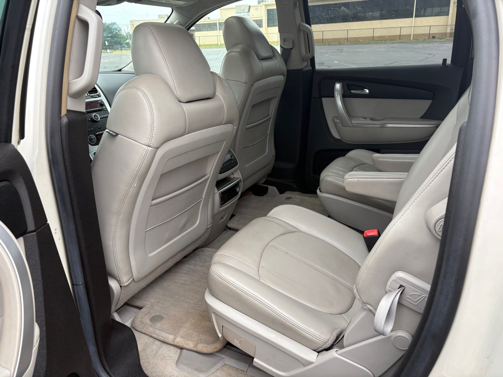 2008 GMC Acadia Image 12