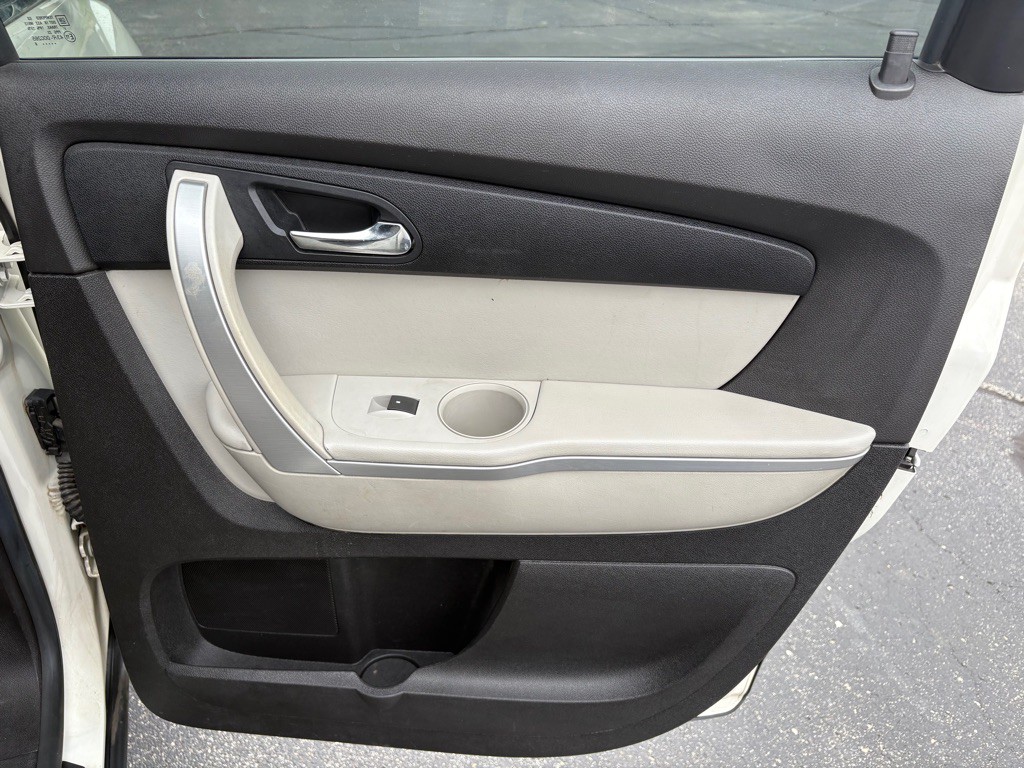 2008 GMC Acadia Image 13