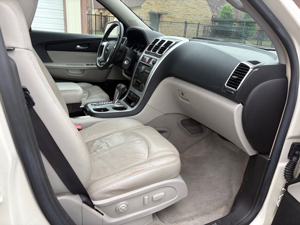 2008 GMC Acadia Image 17