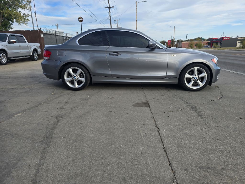 2011 BMW 1 Series Image 2