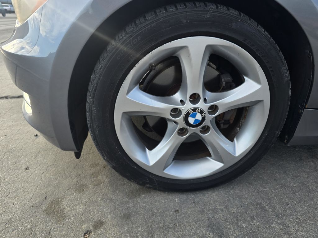 2011 BMW 1 Series Image 11