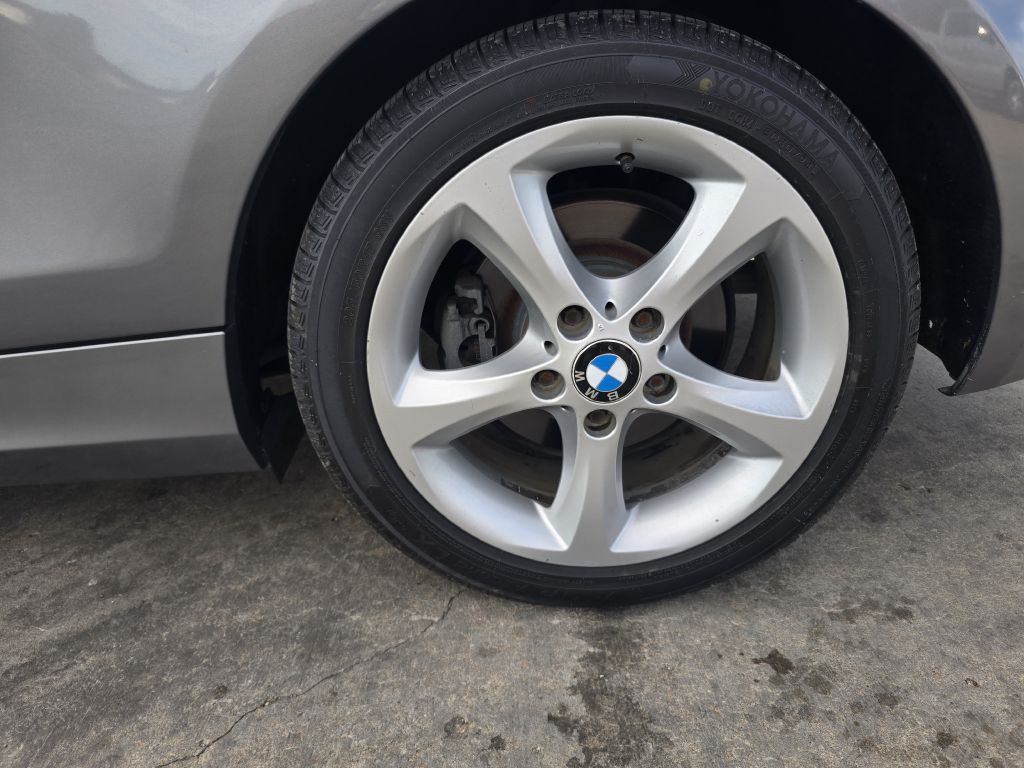 2011 BMW 1 Series Image 13