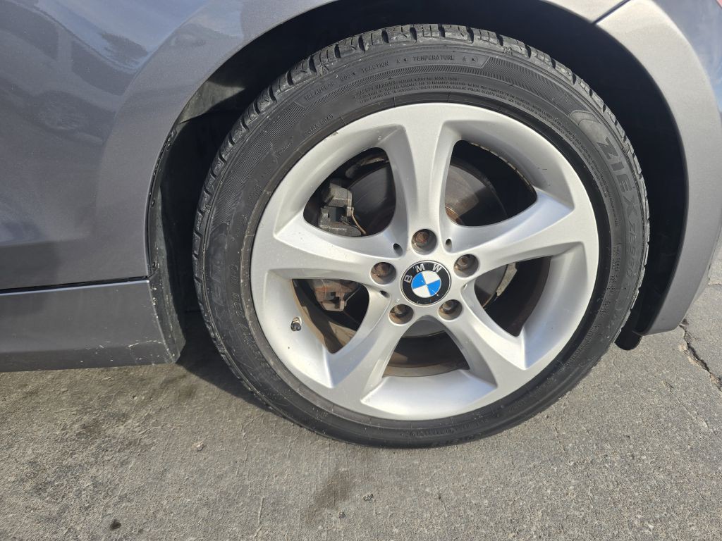 2011 BMW 1 Series Image 15