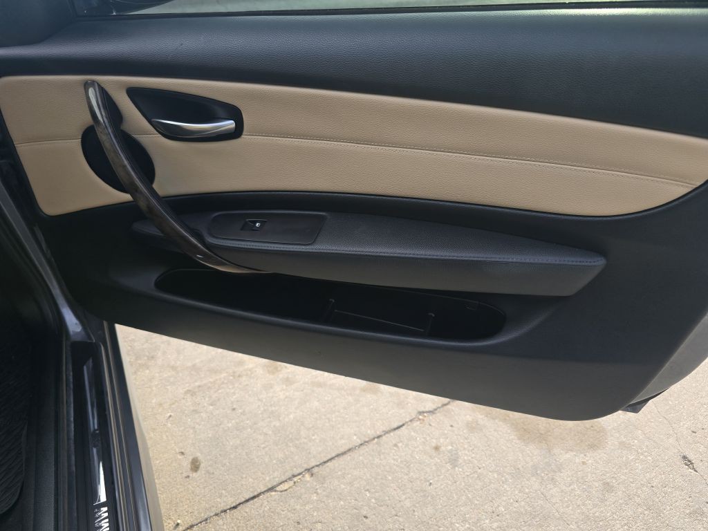 2011 BMW 1 Series Image 17