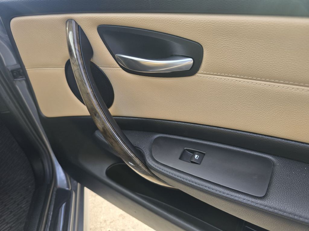 2011 BMW 1 Series Image 18