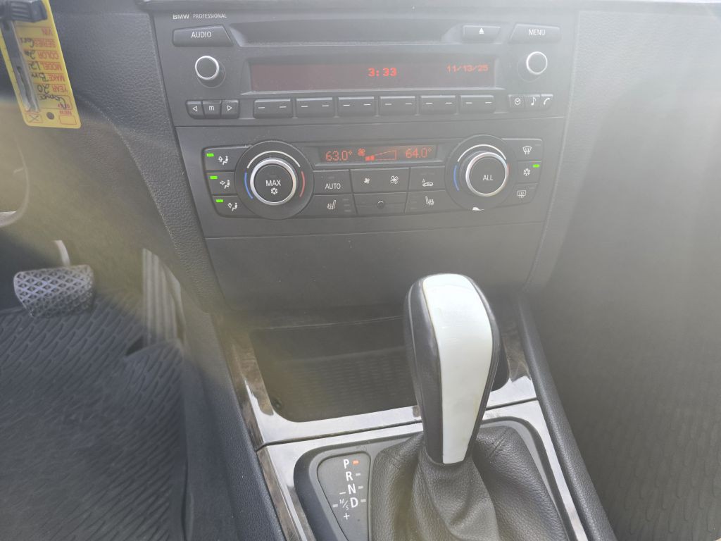 2011 BMW 1 Series Image 30