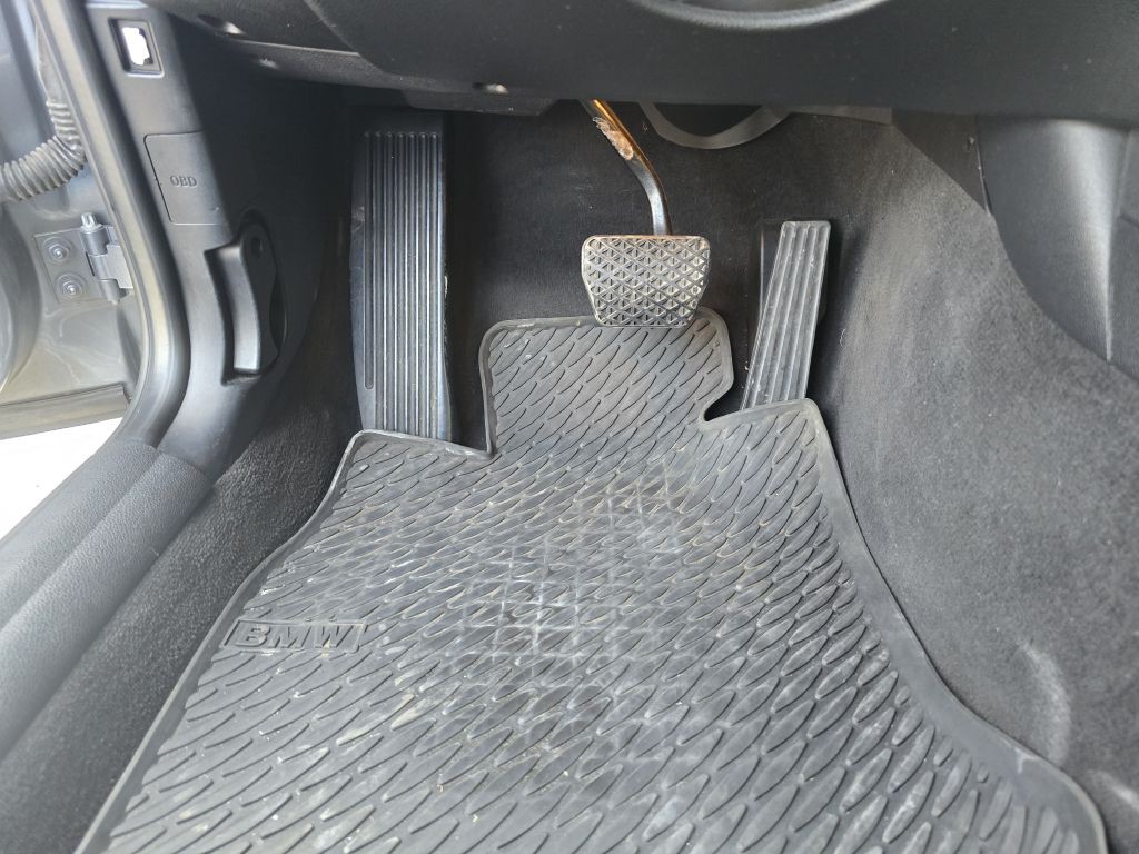 2011 BMW 1 Series Image 35