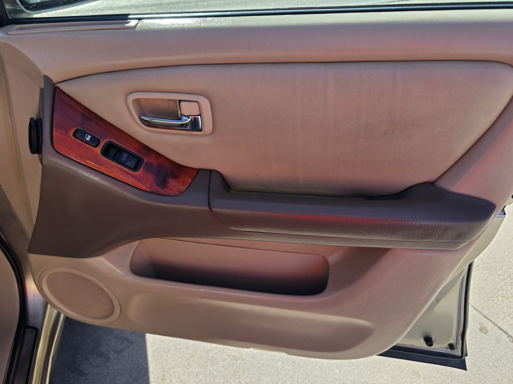 2001 Lexus RX Image 14