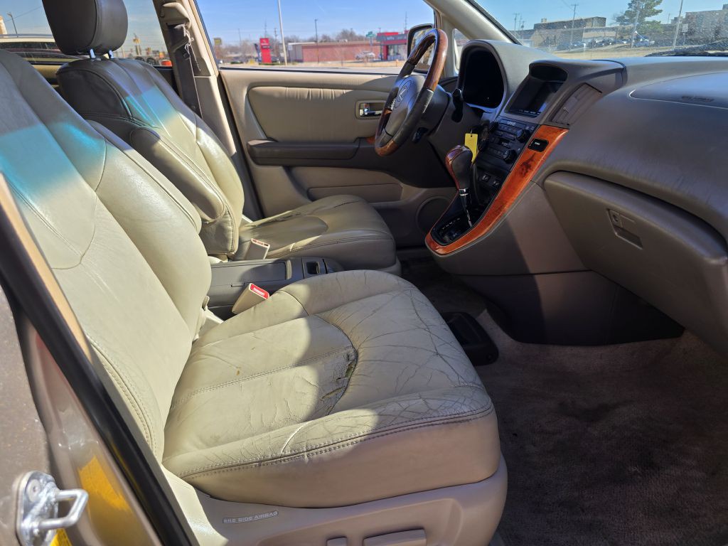 2001 Lexus RX Image 16