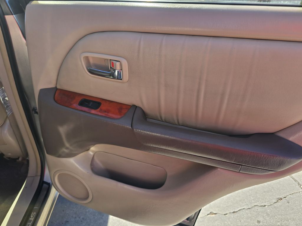 2001 Lexus RX Image 19