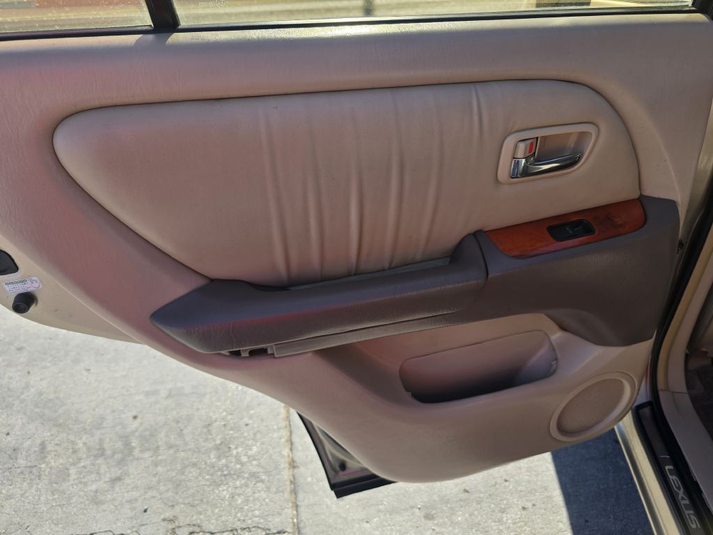2001 Lexus RX Image 22