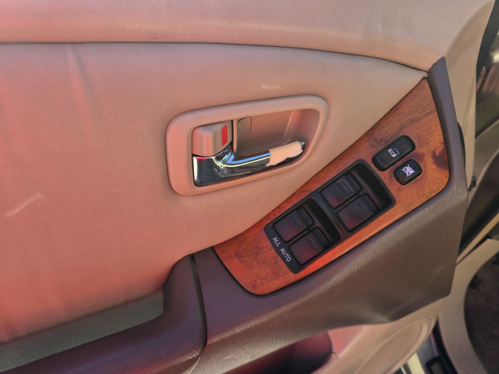 2001 Lexus RX Image 26