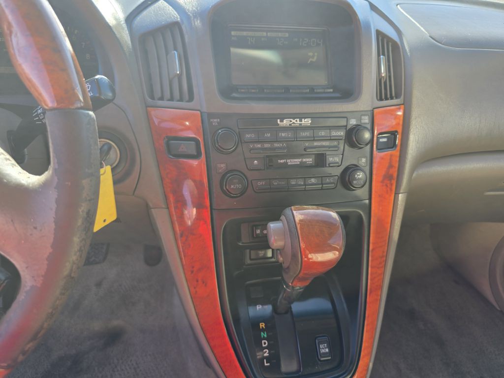2001 Lexus RX Image 31