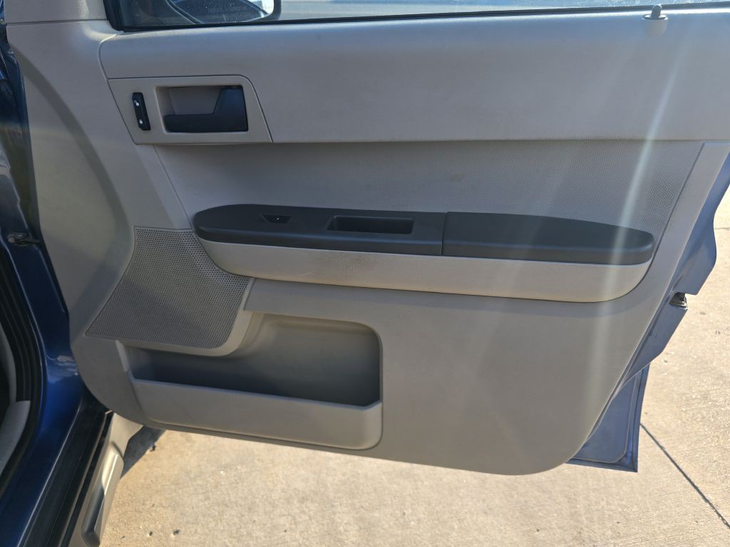 2009 Ford Escape Image 17