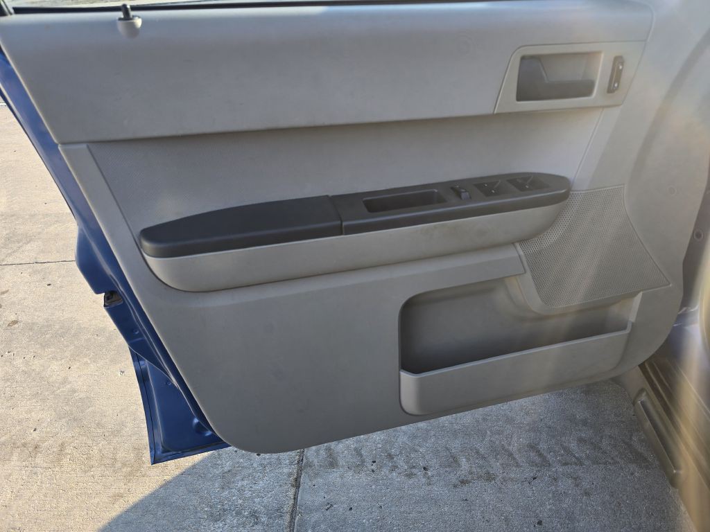 2009 Ford Escape Image 28