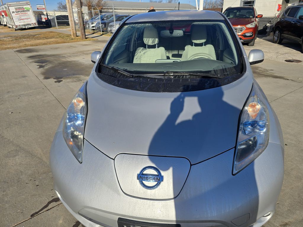 2011 Nissan Leaf Image 11