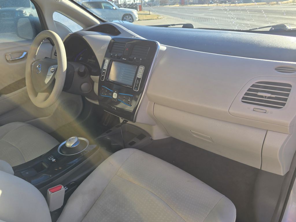 2011 Nissan Leaf Image 19
