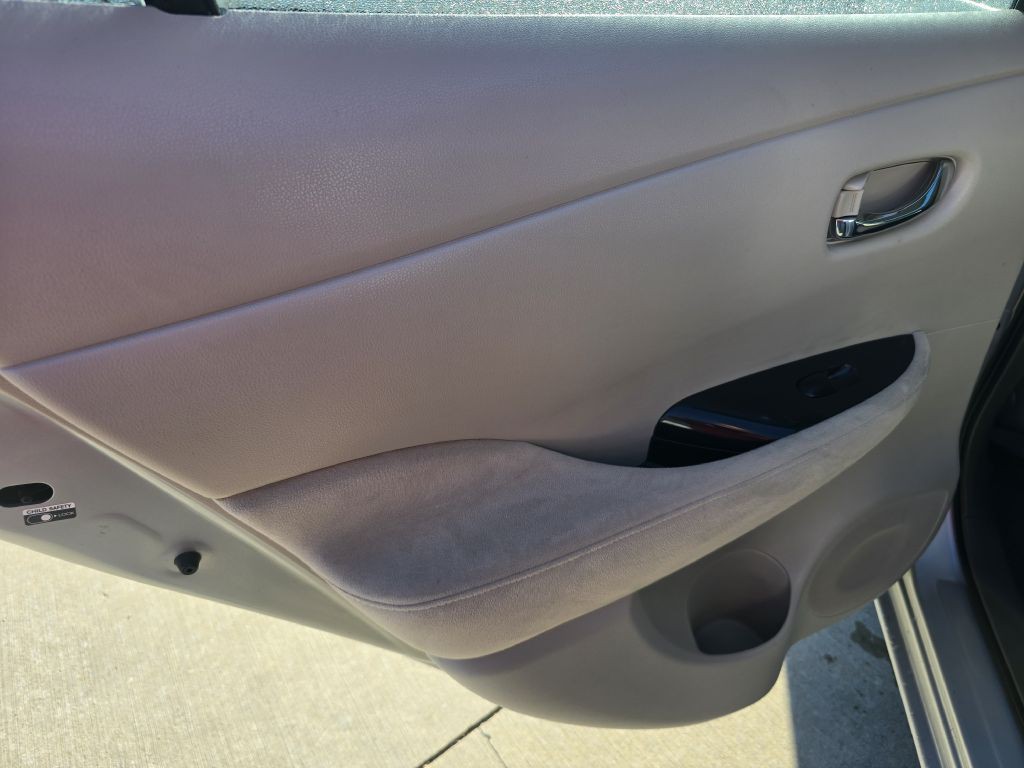 2011 Nissan Leaf Image 25