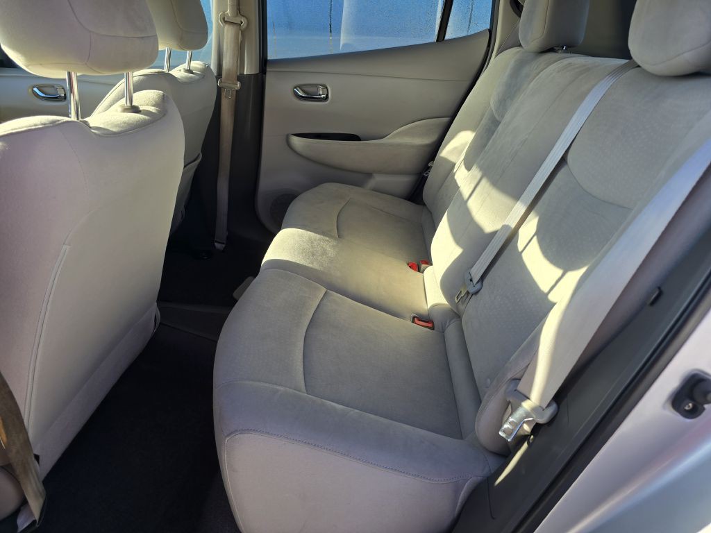 2011 Nissan Leaf Image 27
