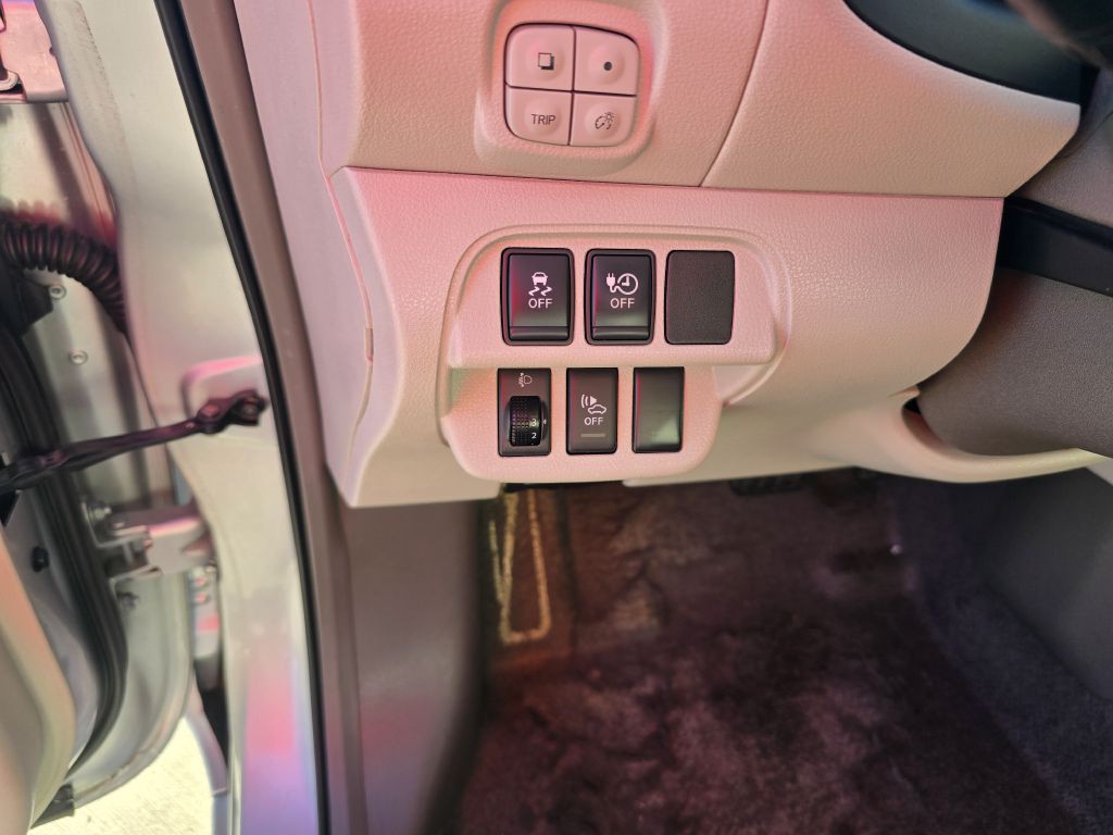 2011 Nissan Leaf Image 31