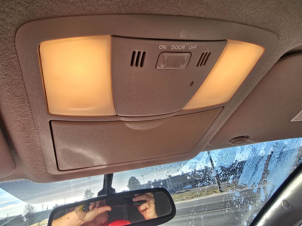 2011 Nissan Leaf Image 34