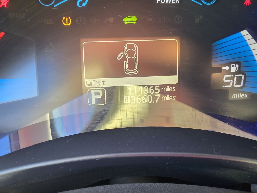 2011 Nissan Leaf Image 36