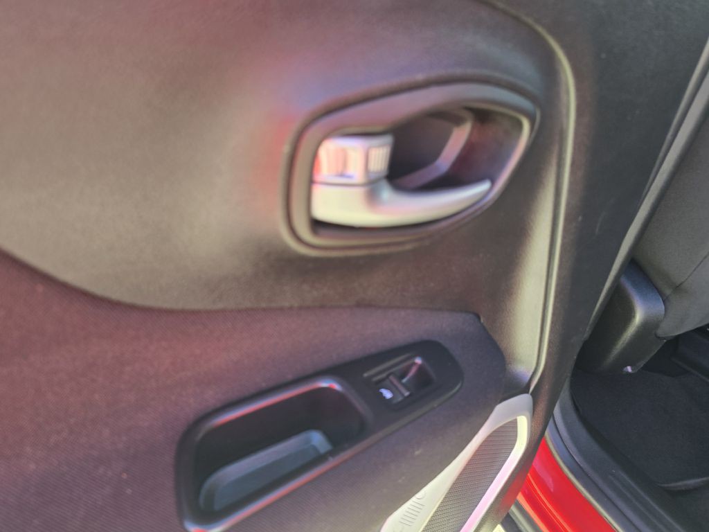 2018 Jeep Renegade Image 30