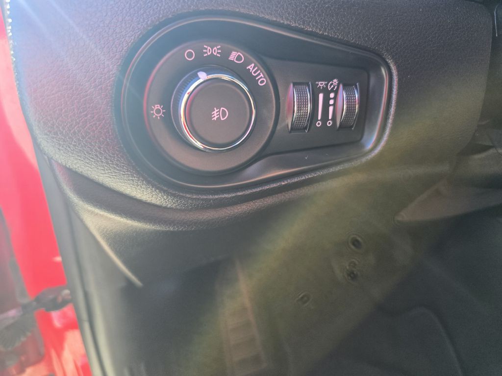 2018 Jeep Renegade Image 36