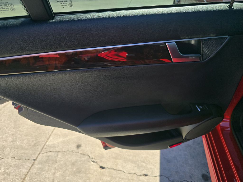 2014 Mercedes-Benz C-Class Image 30