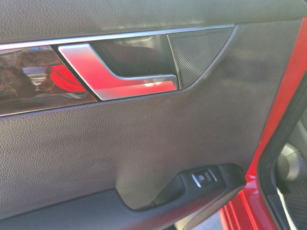 2014 Mercedes-Benz C-Class Image 31