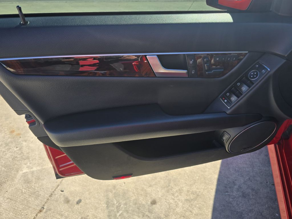 2014 Mercedes-Benz C-Class Image 32