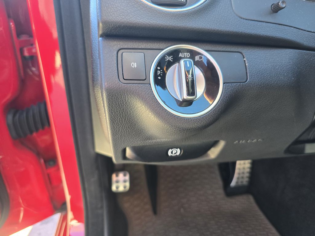 2014 Mercedes-Benz C-Class Image 40