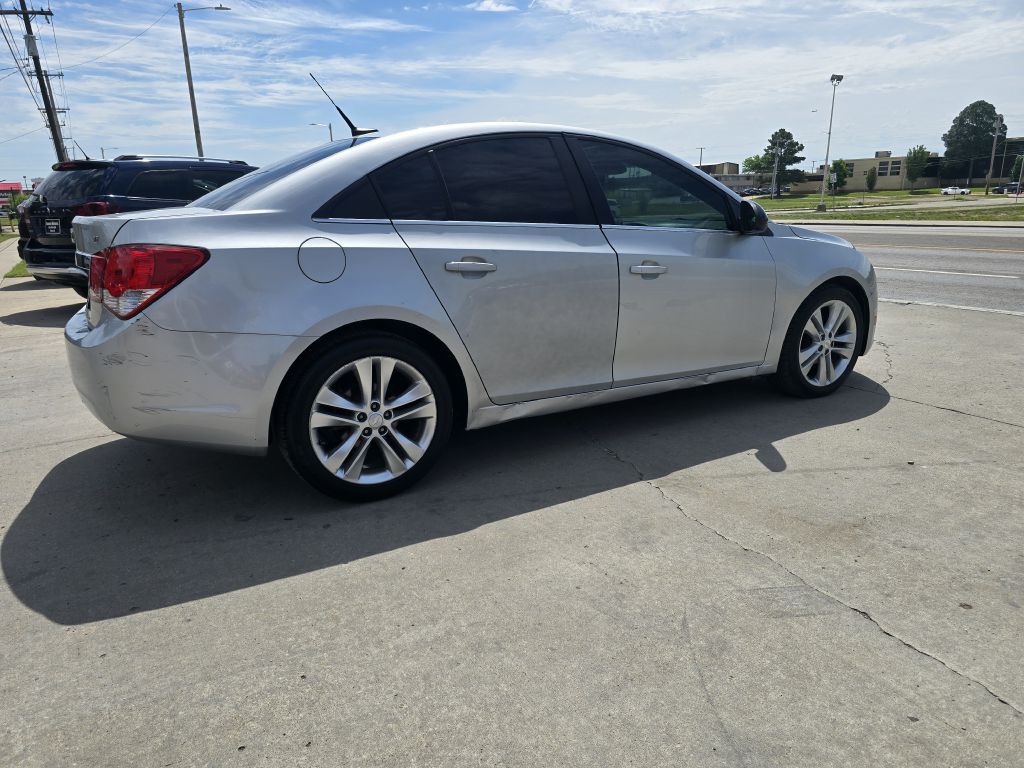 2013 Chevrolet Cruze Image 2