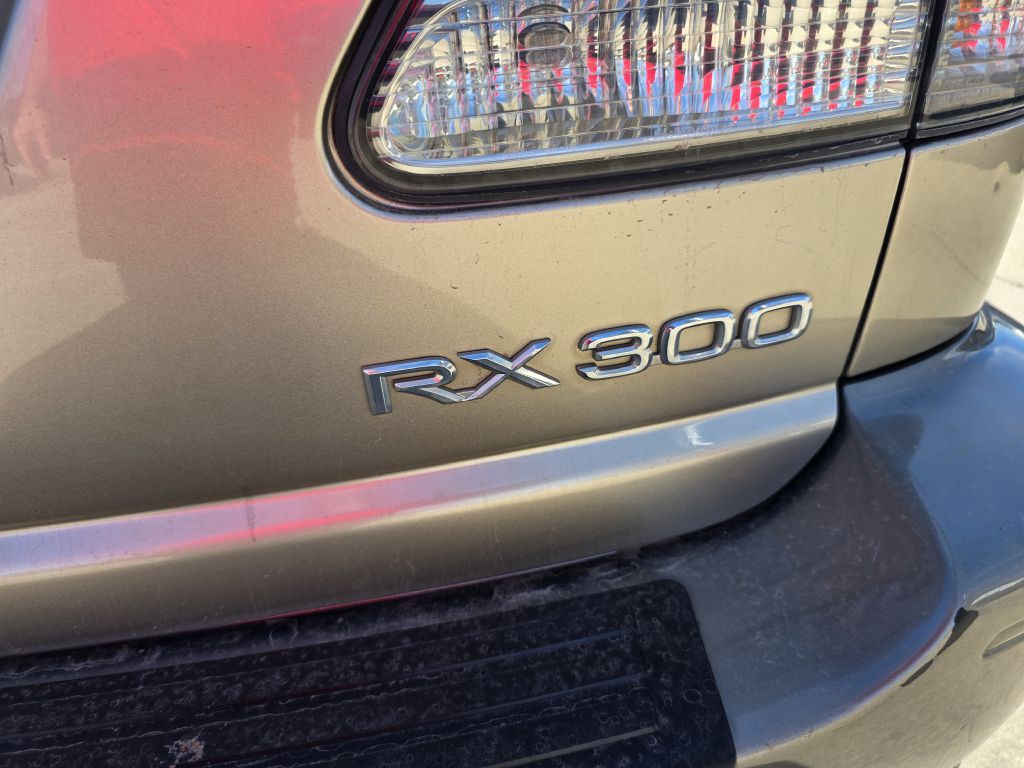 2001 Lexus RX Image 4