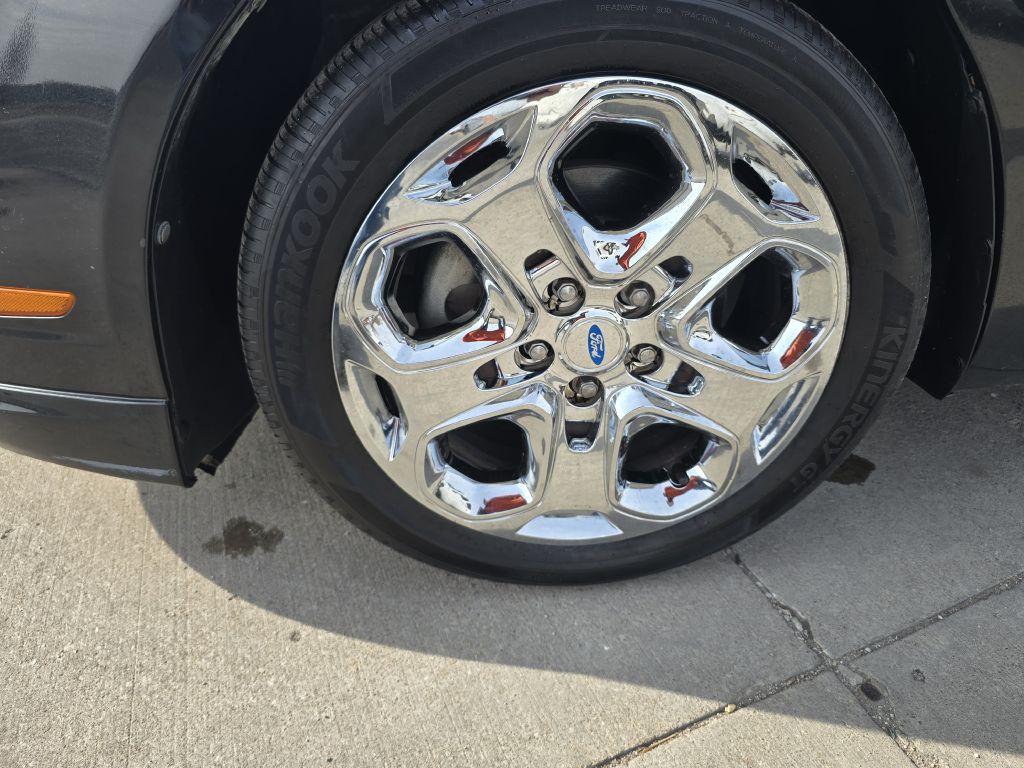 2010 Ford Fusion Image 12