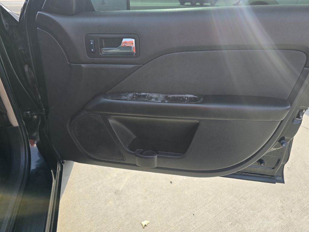 2010 Ford Fusion Image 17