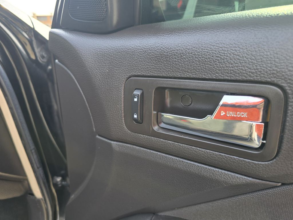 2010 Ford Fusion Image 18