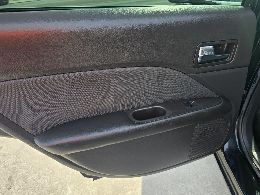 2010 Ford Fusion Image 28