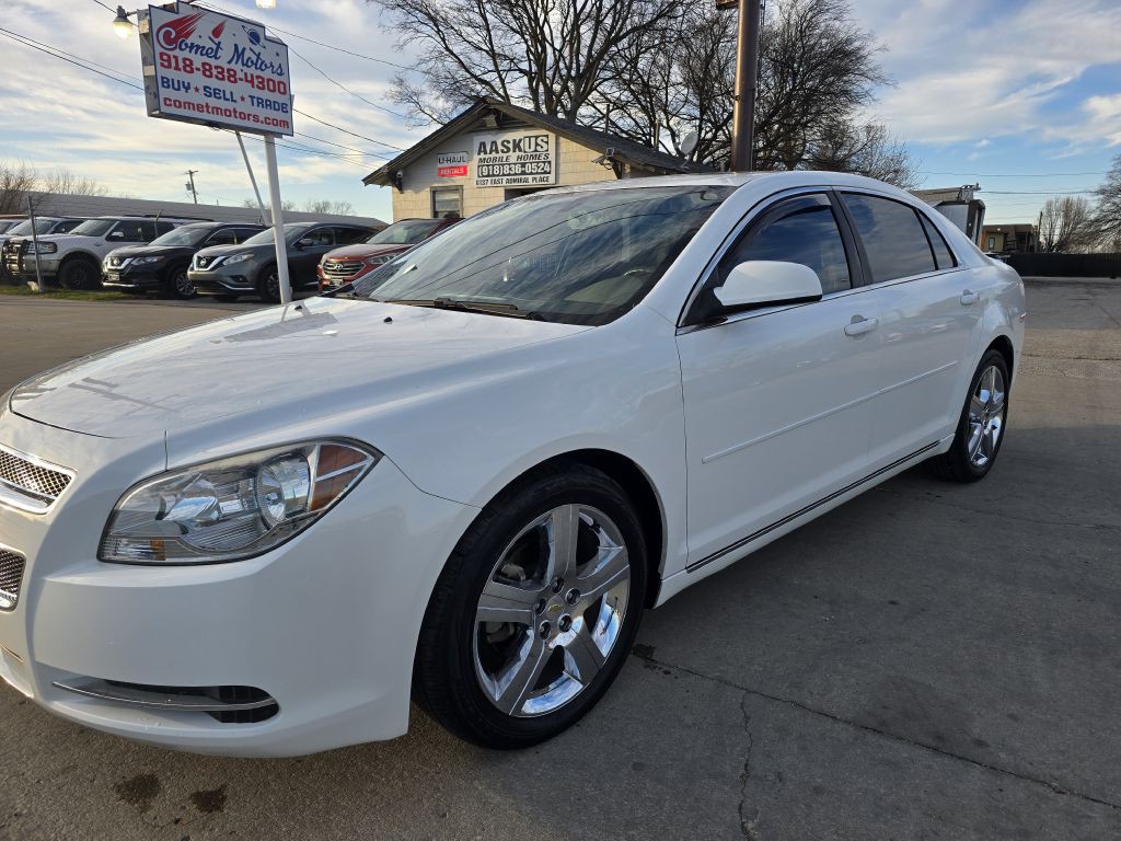 2011 Chevrolet Malibu Image 8