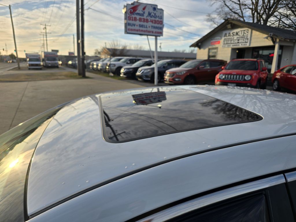 2011 Chevrolet Malibu Image 11