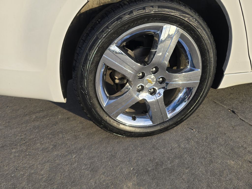 2011 Chevrolet Malibu Image 14